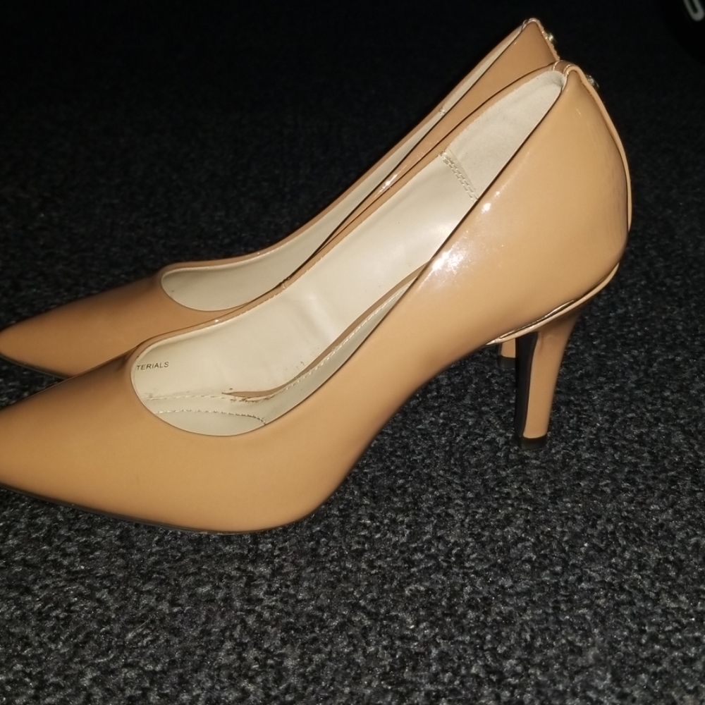 Heels - Picture 4 of 4